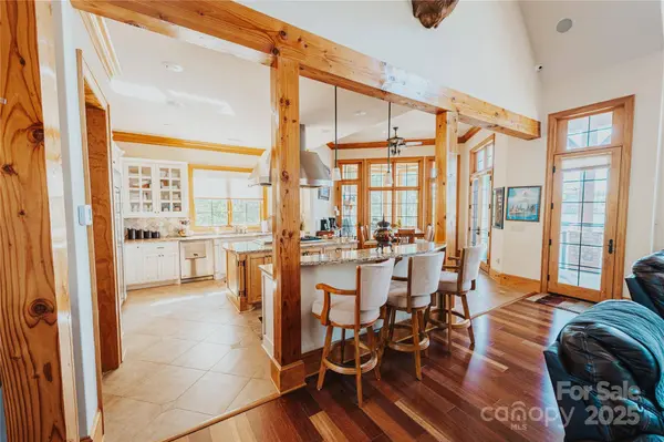 6205 Plantation Pointe DR, Granite Falls, NC 28630