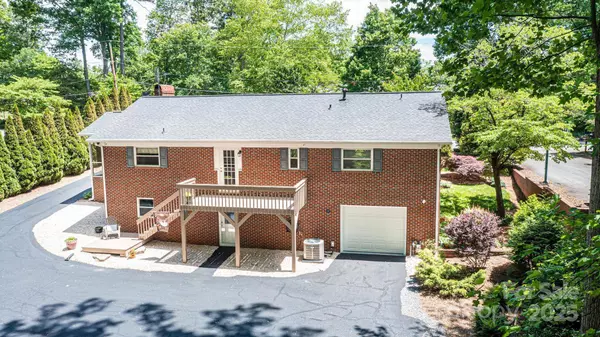 1602 Brentwood DR, Newton, NC 28658