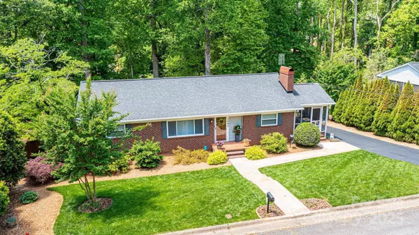 1602 Brentwood DR, Newton, NC 28658