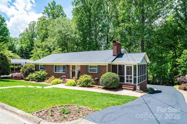 1602 Brentwood DR, Newton, NC 28658