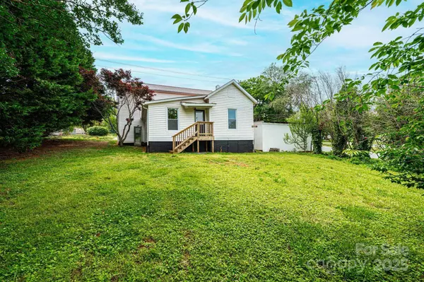 210 W 15th ST, Newton, NC 28658