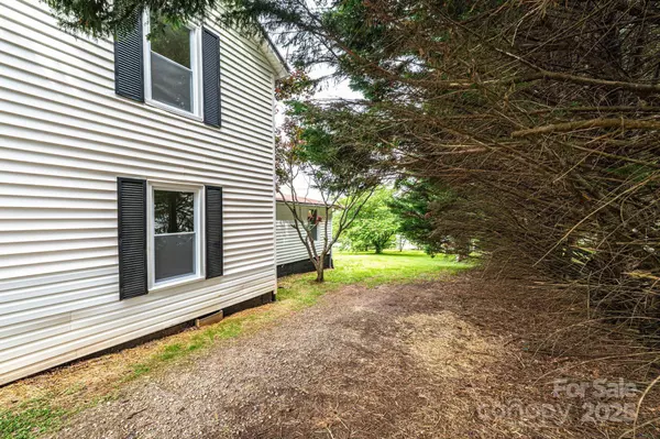 210 W 15th ST, Newton, NC 28658