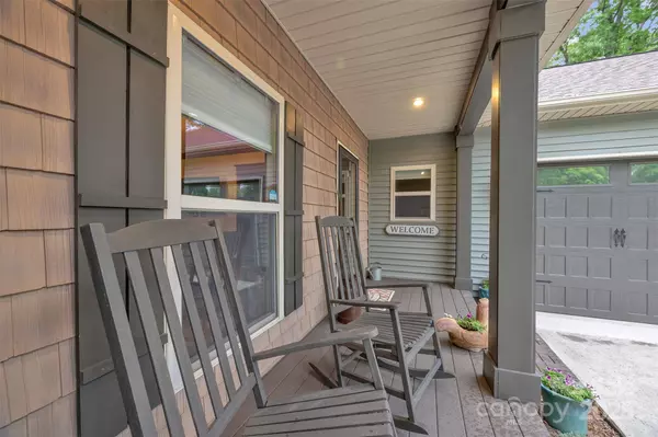 298 Poplar Grove CT, Taylorsville, NC 28681