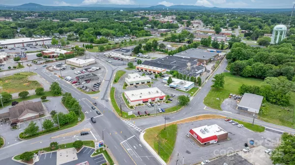 929 15th ST NE, Hickory, NC 28601