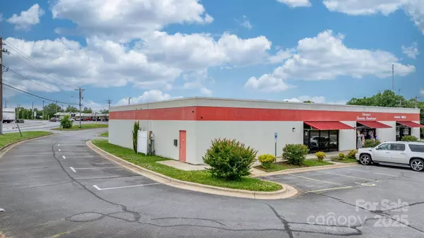 929 15th ST NE, Hickory, NC 28601