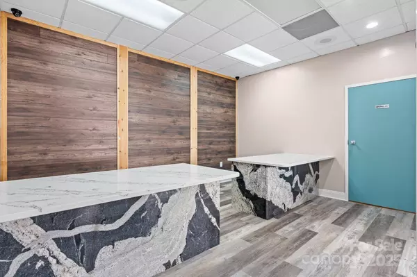 929 15th ST NE, Hickory, NC 28601