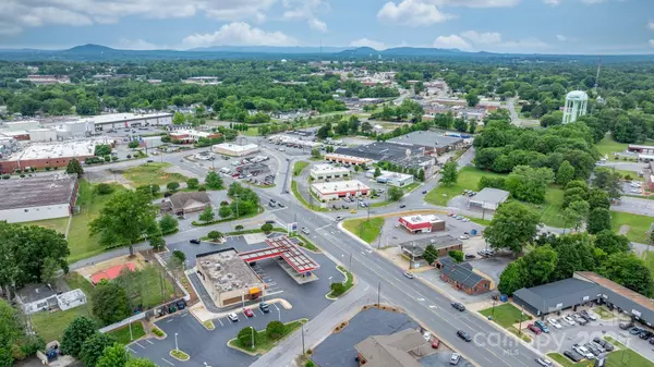 929 15th ST NE, Hickory, NC 28601