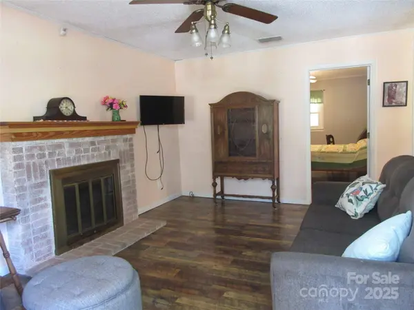 1051 S Brady AVE, Newton, NC 28658