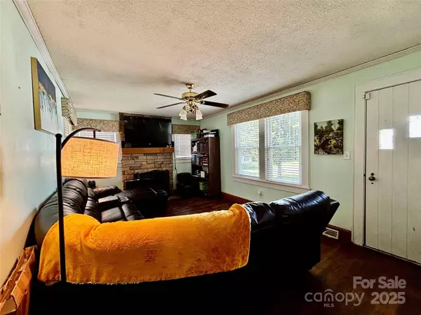 522 W Congress ST, Lincolnton, NC 28092