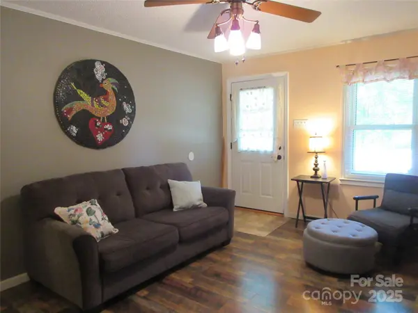 1051 S Brady AVE, Newton, NC 28658