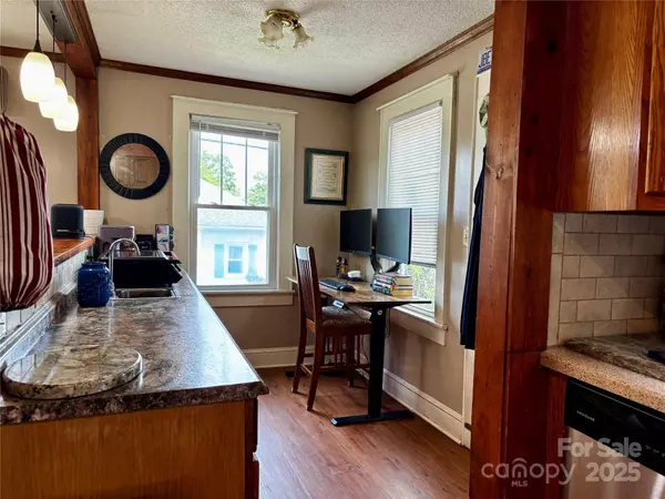 522 W Congress ST, Lincolnton, NC 28092