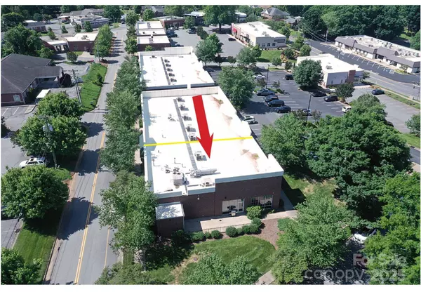 1383/1381 N Center ST, Hickory, NC 28601