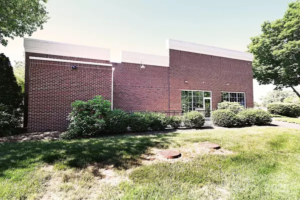 1383/1381 N Center ST, Hickory, NC 28601