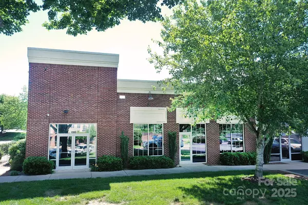 1383/1381 N Center ST, Hickory, NC 28601