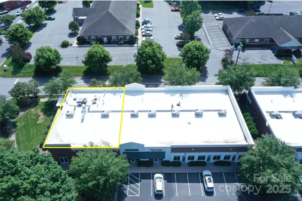 1383/1381 N Center ST, Hickory, NC 28601