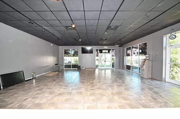 1383/1381 N Center ST, Hickory, NC 28601