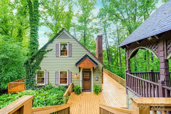 809 Westminster CIR SW, Lenoir, NC 28645