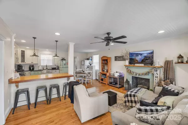 432 4th Street PL SW, Hickory, NC 28602