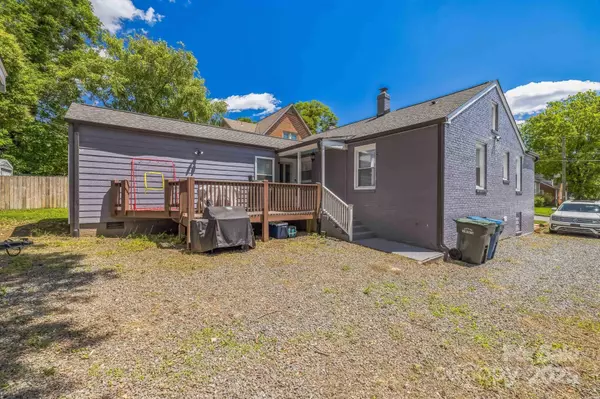 432 4th Street PL SW, Hickory, NC 28602