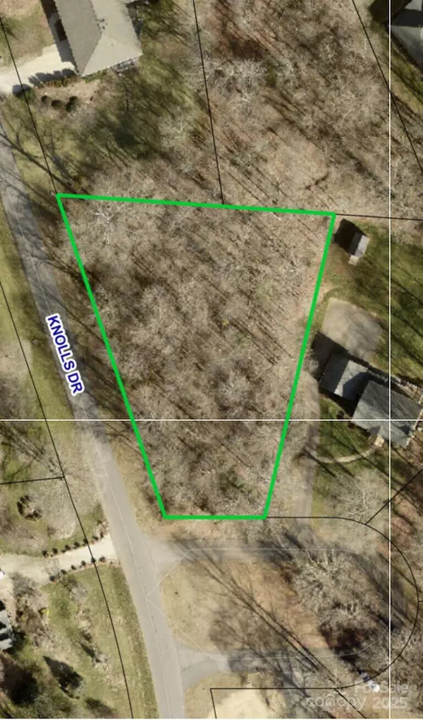 1895 Knolls DR, Newton, NC 28658