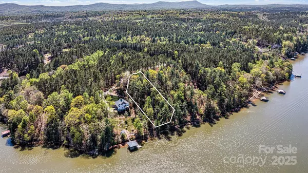 106 Pier Point DR, Connelly Springs, NC 28612