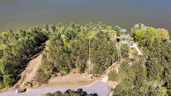 106 Pier Point DR, Connelly Springs, NC 28612
