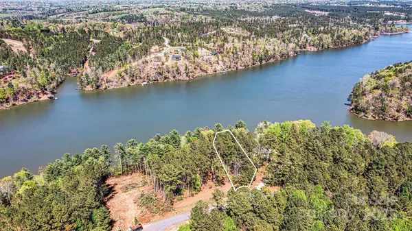 106 Pier Point DR, Connelly Springs, NC 28612