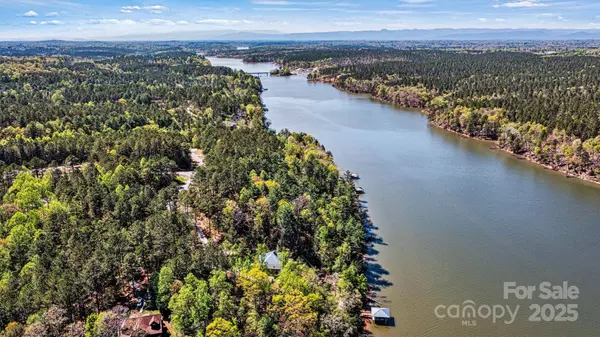 106 Pier Point DR, Connelly Springs, NC 28612