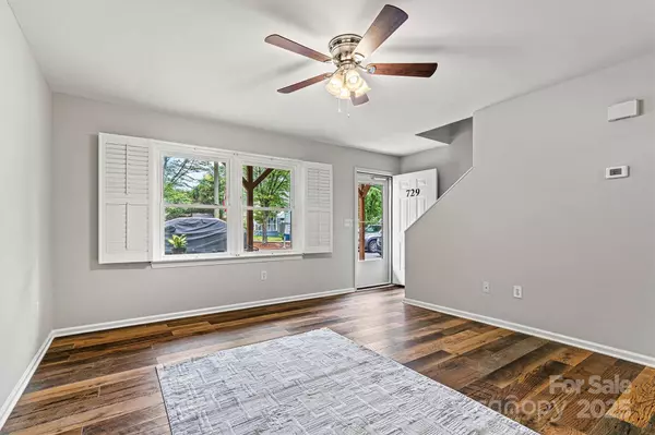 729 Tenth AVE NE, Hickory, NC 28601