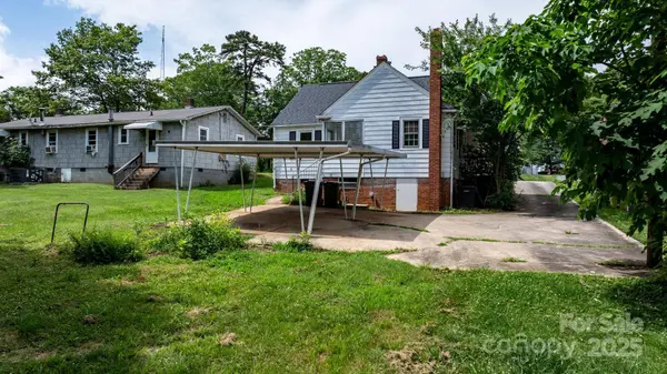 626 1st AVE SE, Hickory, NC 28602