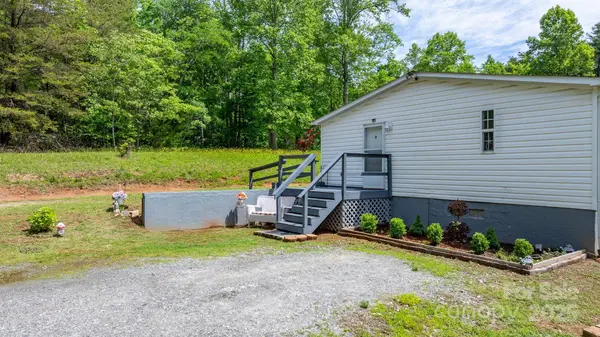 4375 Fox RD, Lenoir, NC 28645