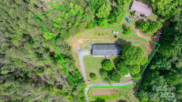 4375 Fox RD, Lenoir, NC 28645