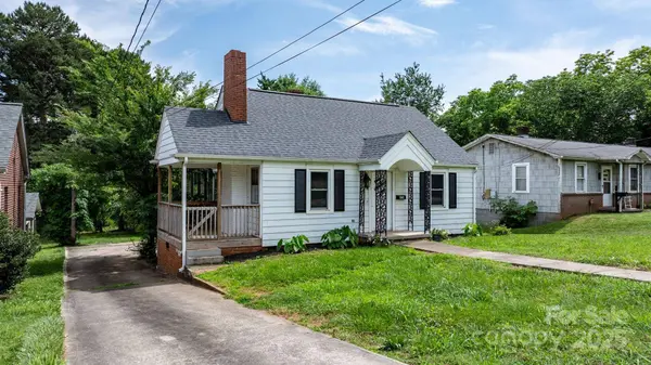 626 1st AVE SE, Hickory, NC 28602