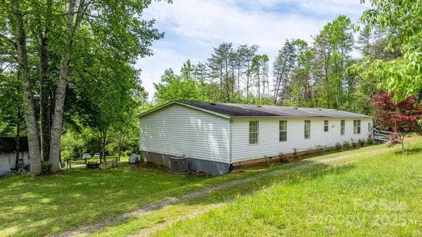 4375 Fox RD, Lenoir, NC 28645