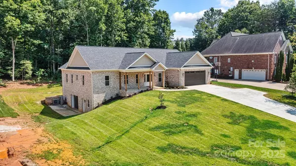 6249 Hayden DR, Hickory, NC 28601