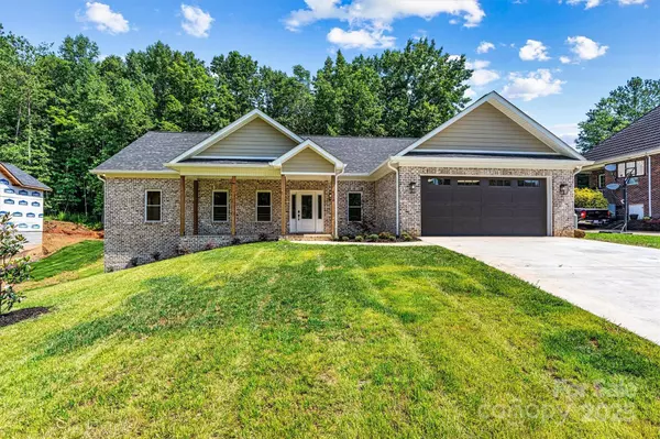 6249 Hayden DR, Hickory, NC 28601