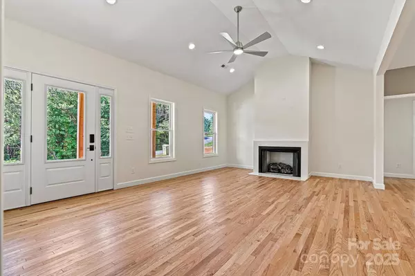 6249 Hayden DR, Hickory, NC 28601