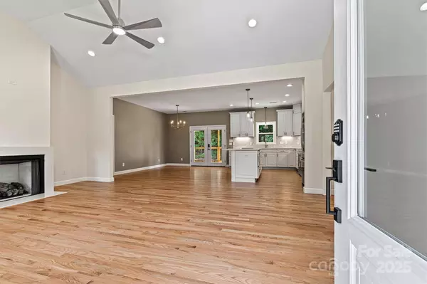 6249 Hayden DR, Hickory, NC 28601