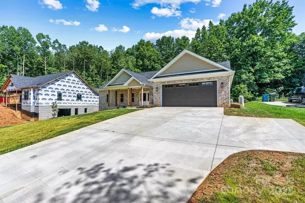 6249 Hayden DR, Hickory, NC 28601