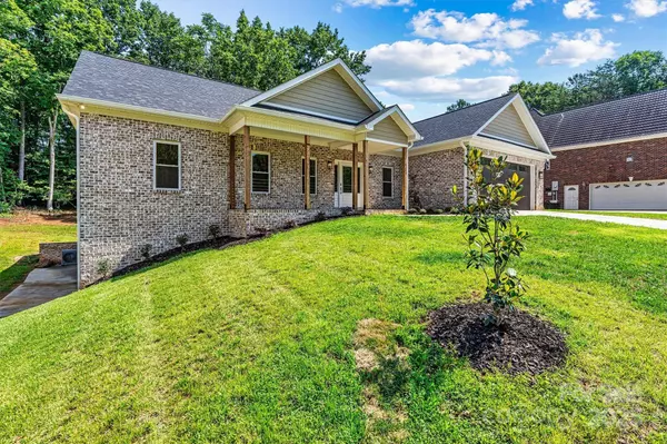 6249 Hayden DR, Hickory, NC 28601