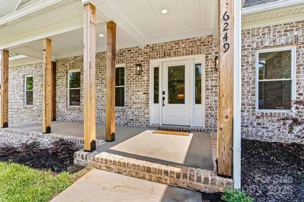 6249 Hayden DR, Hickory, NC 28601