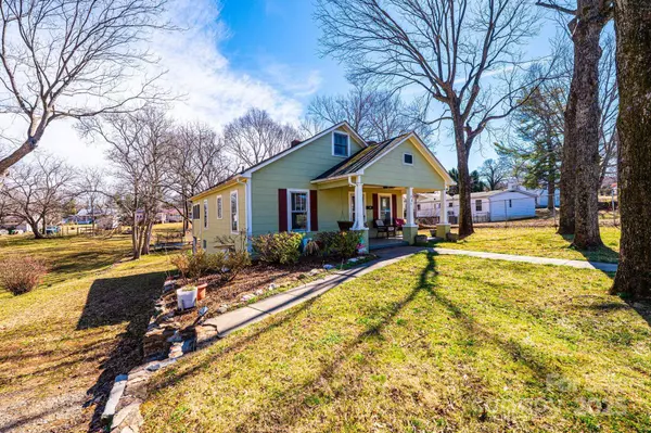 905 Orchard ST SW, Valdese, NC 28690