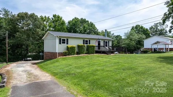 1467 Conway DR, Granite Falls, NC 28630