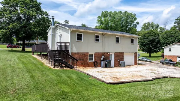 1467 Conway DR, Granite Falls, NC 28630