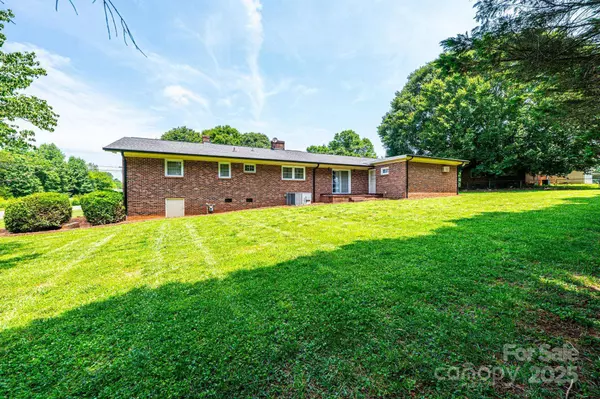 1211 25th ST SE, Hickory, NC 28602