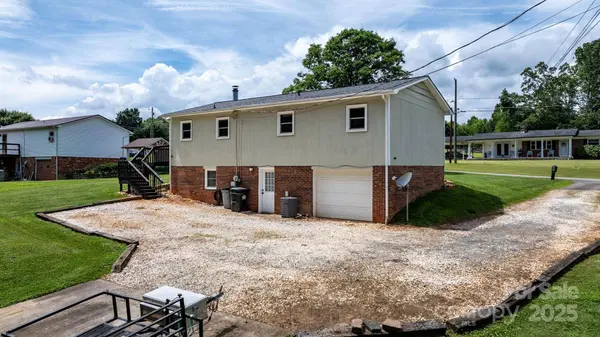 1467 Conway DR, Granite Falls, NC 28630