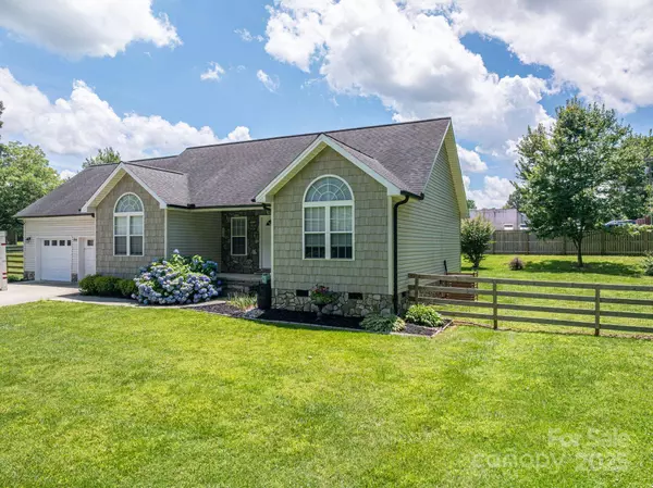 104 Nottingham DR, Maiden, NC 28650