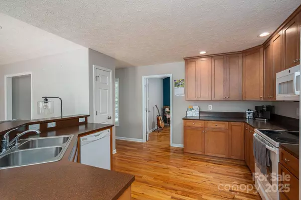 104 Nottingham DR, Maiden, NC 28650