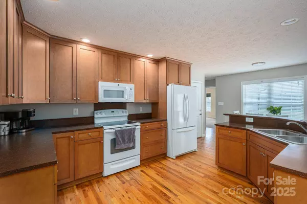 104 Nottingham DR, Maiden, NC 28650