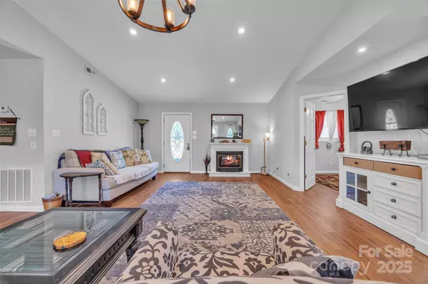 5158 Jenkins RD, Morganton, NC 28655